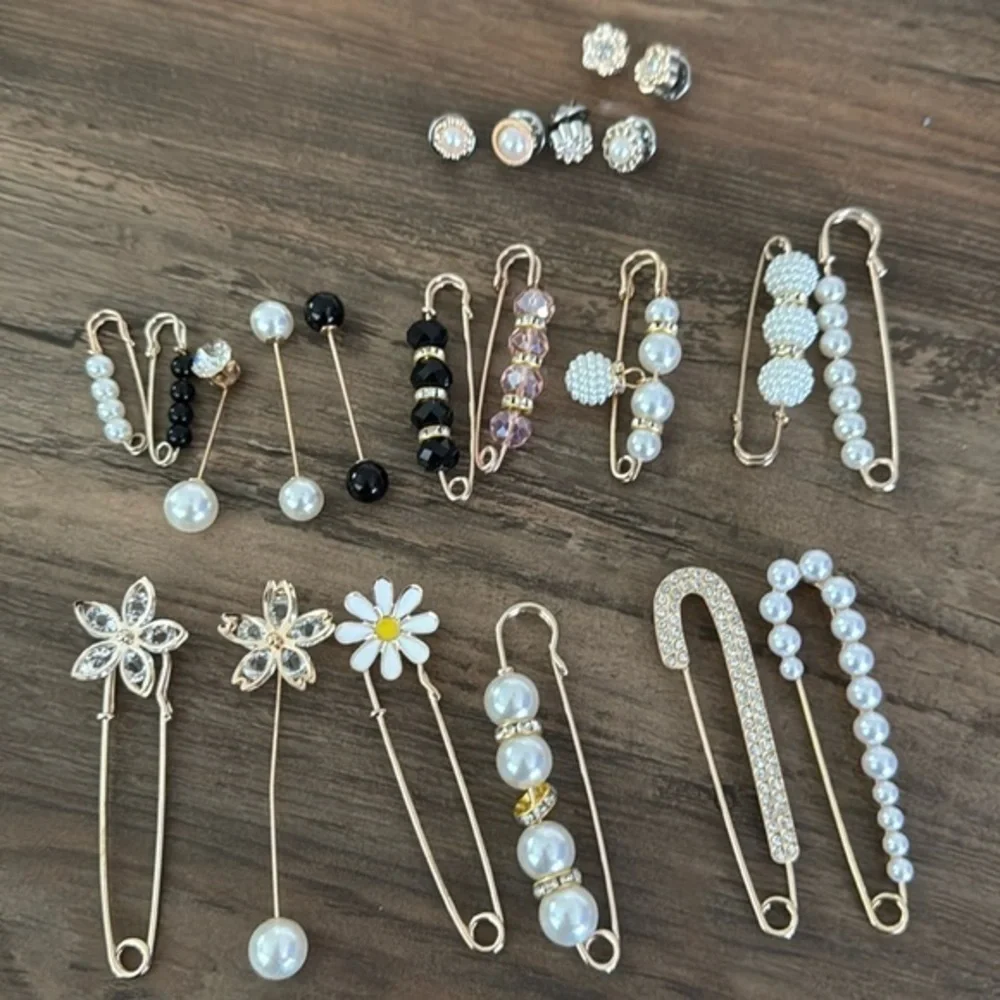 Elegant Gold and Silver Tightener & Brooch Set